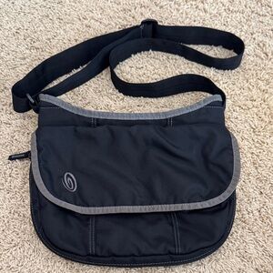 Timbuk2 Crossbody Expandable Medium Bag Purse Travel Black
